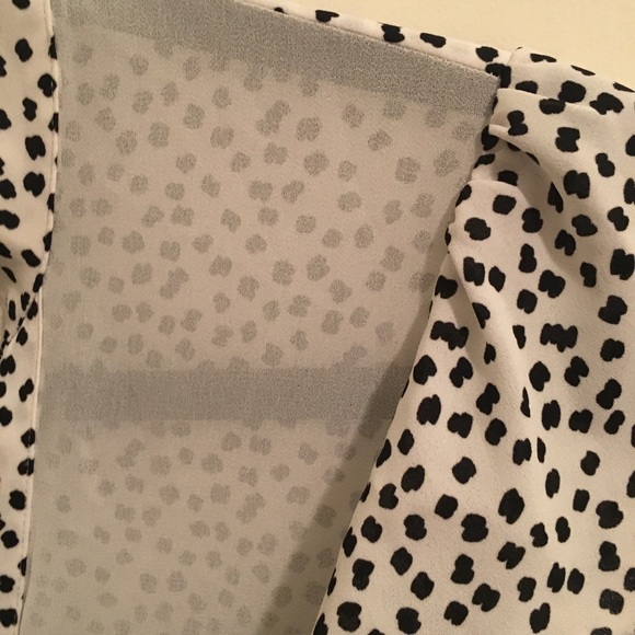 EXPRESS xs short sleeve - Picture 4 of 4